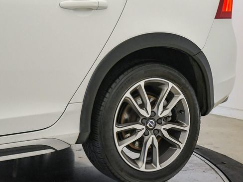 Used 2018 Volvo V60 T5 Cross Country AWD/4WD image 10