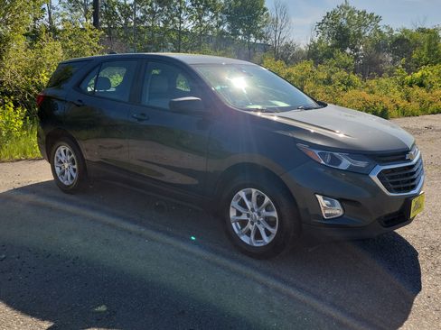 Used 2020 Chevrolet Equinox LS AWD/4WD image 3