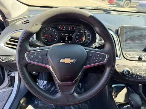 Used 2021 Chevrolet Malibu LT FWD image 23