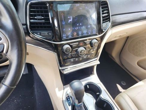 Used 2019 Jeep Grand Cherokee Limited image 8