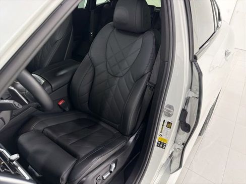 Certified 2024 BMW X6 xDrive40i w/ Executive Package image 13