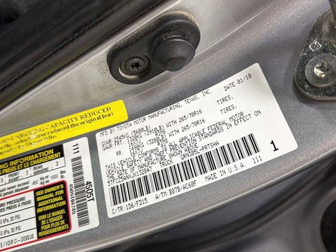 Certified 2018 Toyota Tacoma TRD Off-Road image 11