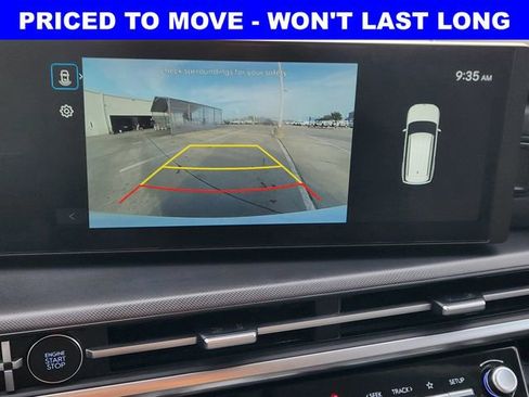 Used 2025 Hyundai Santa Fe SEL FWD image 6