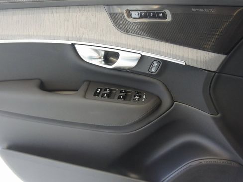 New 2026 Volvo XC90 B6 Ultra image 11