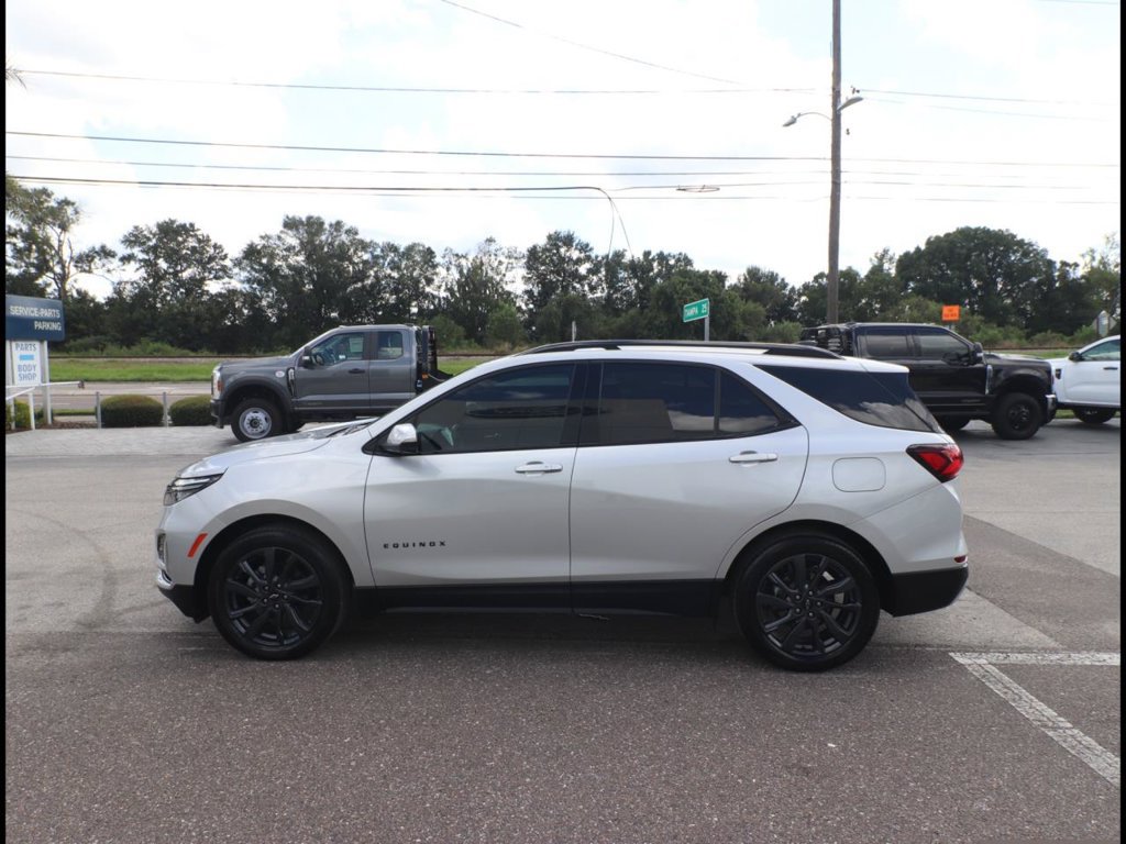 Used 2022 Chevrolet Equinox RS w/ RS Leather Package FWD image 8
