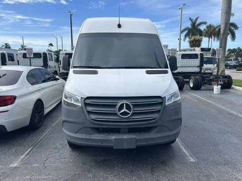 Used 2023 Mercedes-Benz Sprinter 2500 image 4