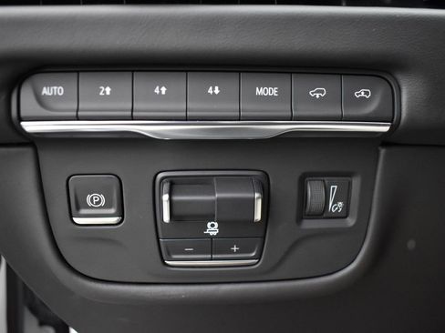 Certified 2025 Cadillac Escalade Sport Platinum image 13