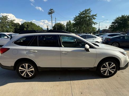 Used 2019 Subaru Outback 2.5i Limited AWD/4WD image 7