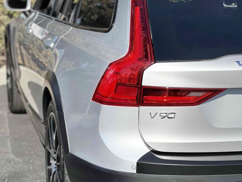 Used 2020 Volvo V90 T6 Cross Country AWD/4WD image 47