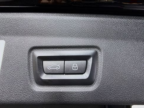 Used 2023 BMW i4 eDrive35 w/ Premium Package image 41