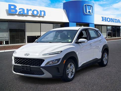 Used 2023 Hyundai Kona SE AWD/4WD image 2