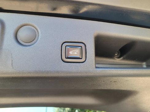 Used 2022 Chevrolet Equinox LT FWD image 15