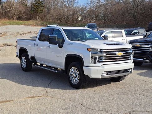 Used 2022 Chevrolet Silverado 2500 High Country w/ Safety Package II image 7