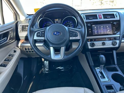 Used 2017 Subaru Outback 2.5i Limited image 9