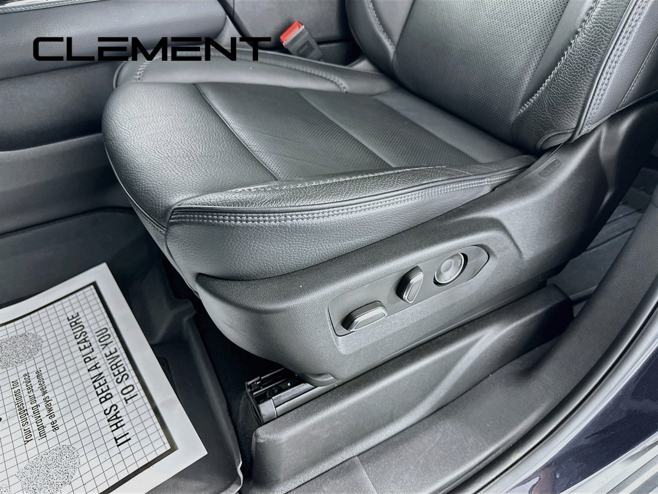 Used 2024 GMC Yukon Denali AWD/4WD image 30
