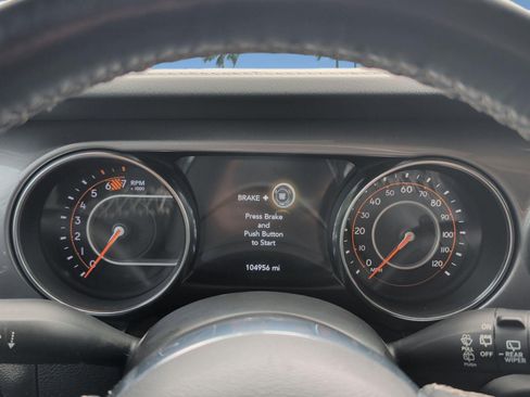 Used 2021 Jeep Wrangler Unlimited Sahara AWD/4WD image 17