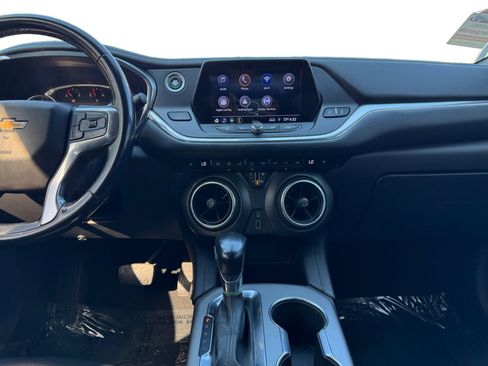 Used 2019 Chevrolet Blazer LT FWD image 11