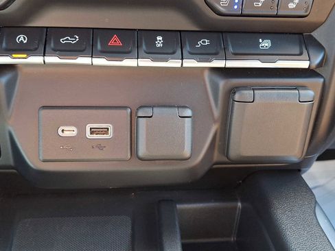 Used 2021 Chevrolet Silverado 1500 High Country w/ Technology Package image 30