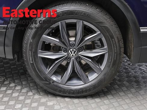 Used 2023 Volkswagen Tiguan SE AWD/4WD image 8