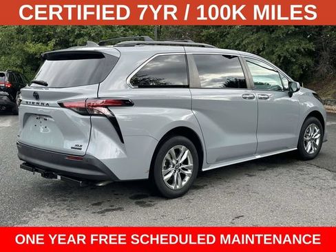 Used 2022 Toyota Sienna XLE Woodland Edition AWD/4WD image 2