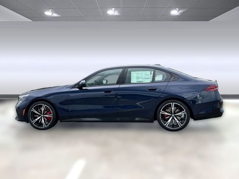 New 2027 BMW 540i xDrive w/ M Sport Package AWD/4WD image 2