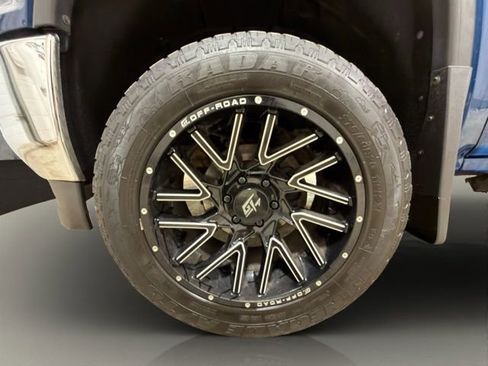 Used 2017 GMC Sierra 1500 SLE w/ Suspension Package, Off-Road AWD/4WD image 25