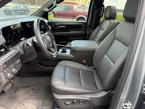 Used 2026 Chevrolet Tahoe Z71 w/ Comfort Package AWD/4WD image 27
