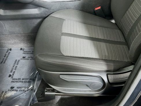 Used 2023 Kia Sorento LX image 18