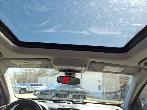 Used 2023 Chevrolet Equinox Premier AWD/4WD image 15