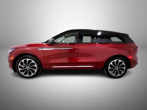 Used 2024 Lincoln Nautilus Reserve image 8