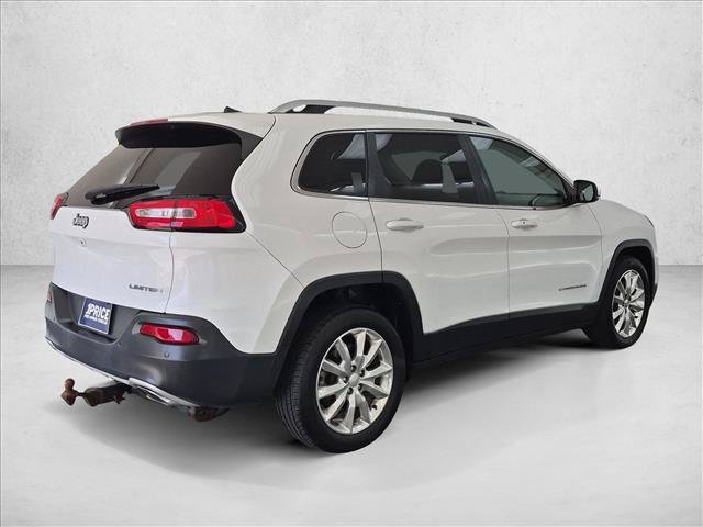Used 2017 Jeep Cherokee Limited w/ Luxury Group FWD image 5