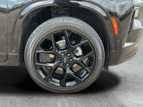 Used 2024 Chevrolet Traverse RS FWD image 25