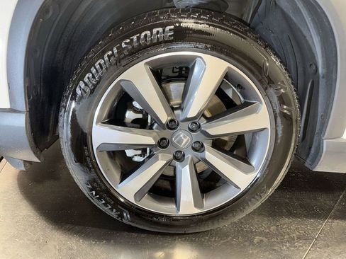 Certified 2023 Honda Pilot Touring image 11