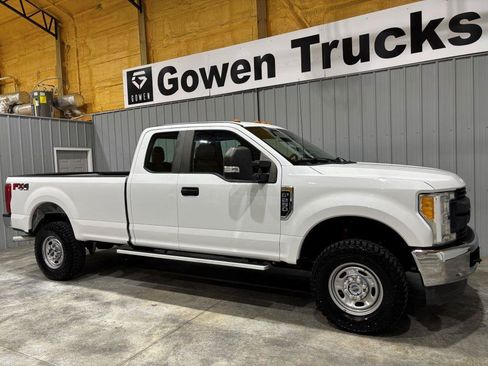 Used 2017 Ford F250 XL w/ Power Equipment Group AWD/4WD image 3