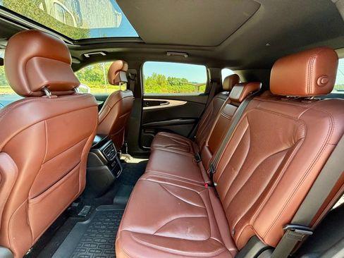 Used 2019 Lincoln Nautilus Reserve AWD/4WD image 18
