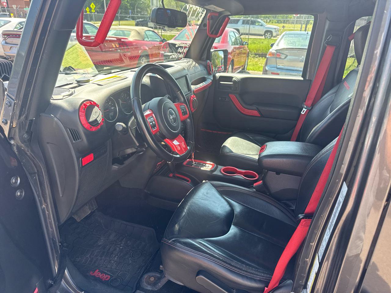 Used 2018 Jeep Wrangler Unlimited Rubicon w/ Dual Top Group AWD/4WD image 9