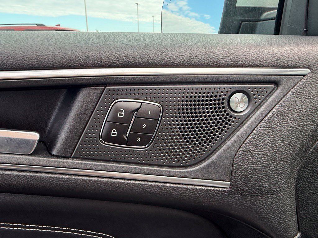 Used 2023 Ford Edge Titanium AWD/4WD image 8