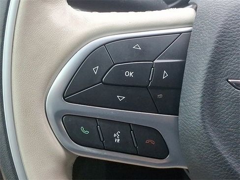 Used 2021 Chrysler Pacifica Limited w/ Premium & Safety Sphere Group image 20