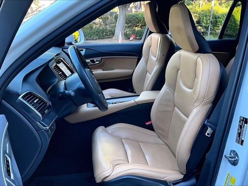 Used 2022 Volvo XC90 T6 Inscription w/ Advanced Package image 19