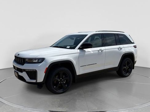 New 2026 Jeep Grand Cherokee Limited w/ Limited Altitude Package AWD/4WD image 8