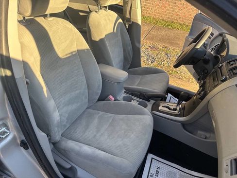 Used 2010 Toyota Corolla LE image 18