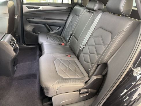 Used 2024 Volkswagen Atlas Cross Sport SE image 15