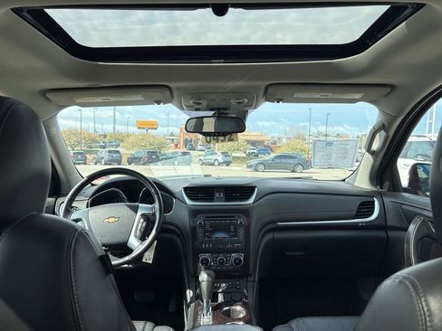Used 2017 Chevrolet Traverse Premier image 37