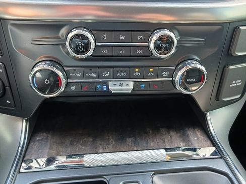 Used 2022 Ford F150 Lariat w/ Equipment Group 502A High AWD/4WD image 23