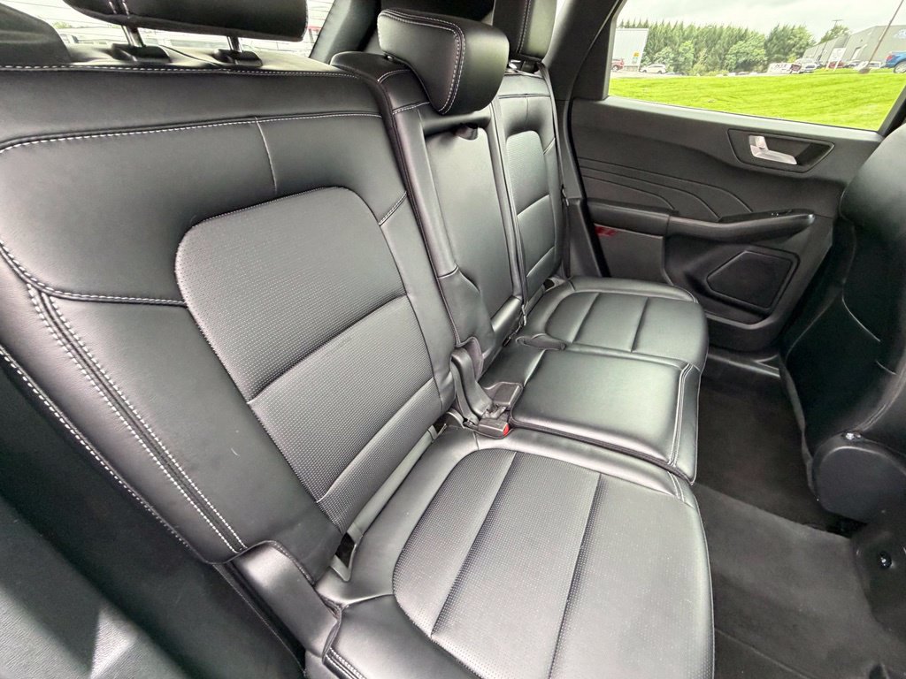 Used 2025 Ford Escape Platinum AWD/4WD image 38
