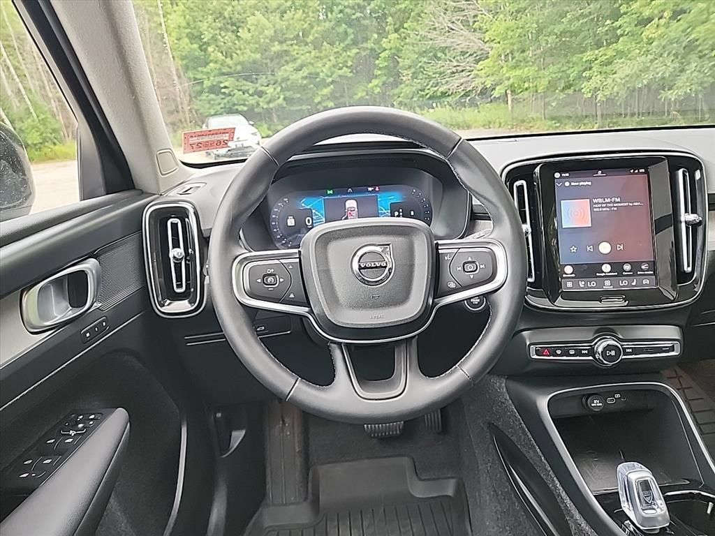 Certified 2026 Volvo XC40 B5 Plus AWD/4WD image 33