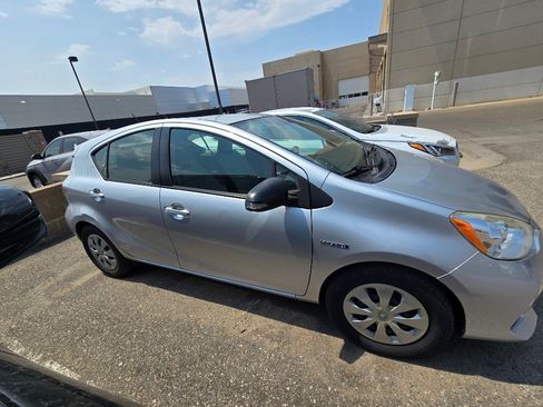 Used 2014 Toyota Prius C One FWD image 6