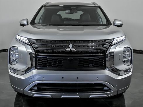 Used 2023 Mitsubishi Outlander SEL AWD/4WD image 36