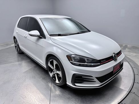 Used 2018 Volkswagen GTI S FWD image 3