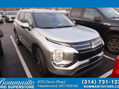 Used 2025 Mitsubishi Outlander SE